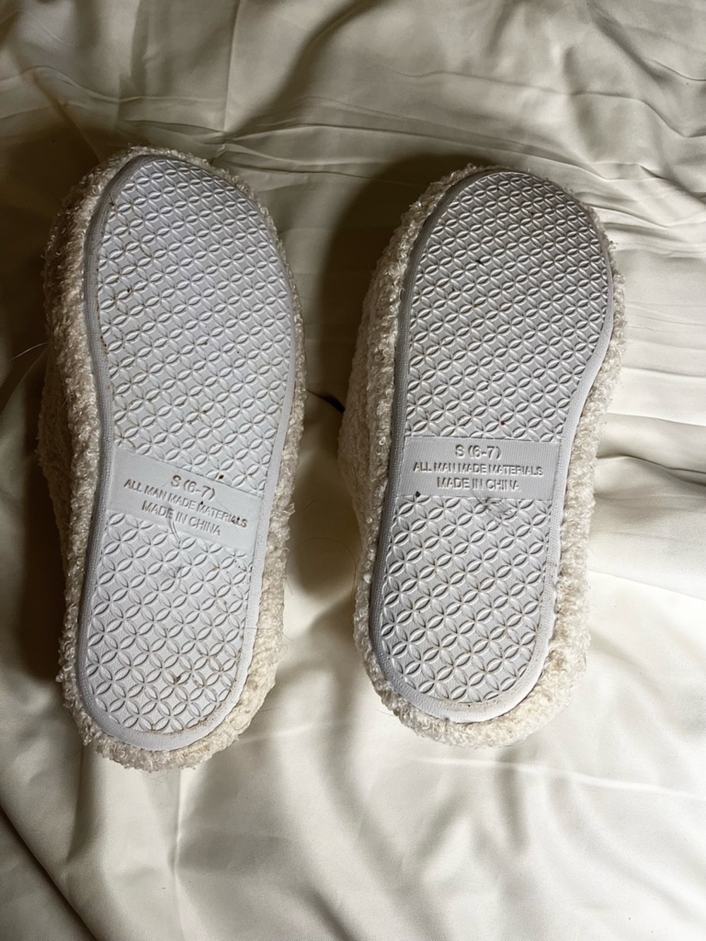 White Fuzzy Heart Patch Slippers - Picture 5 of 5